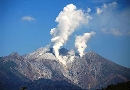活発化する日本の活火山-Volcanic activity in Japan has been activated-